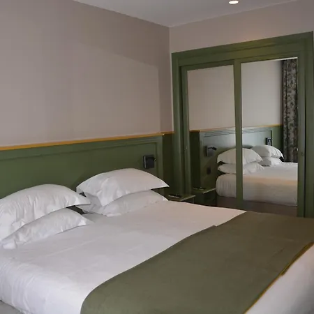 Montcalm Hotel 3*