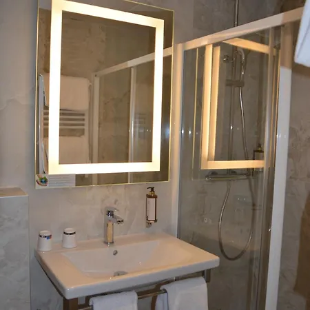 Montcalm 3* Paris