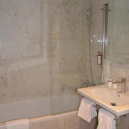Montcalm 3* Paris