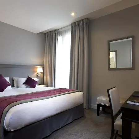 Montcalm 3*