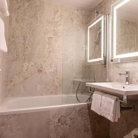 Montcalm Paris