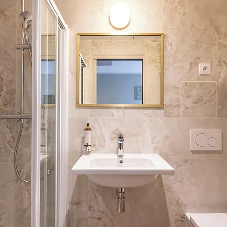 Montcalm Paris