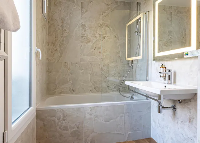 Montcalm 3*