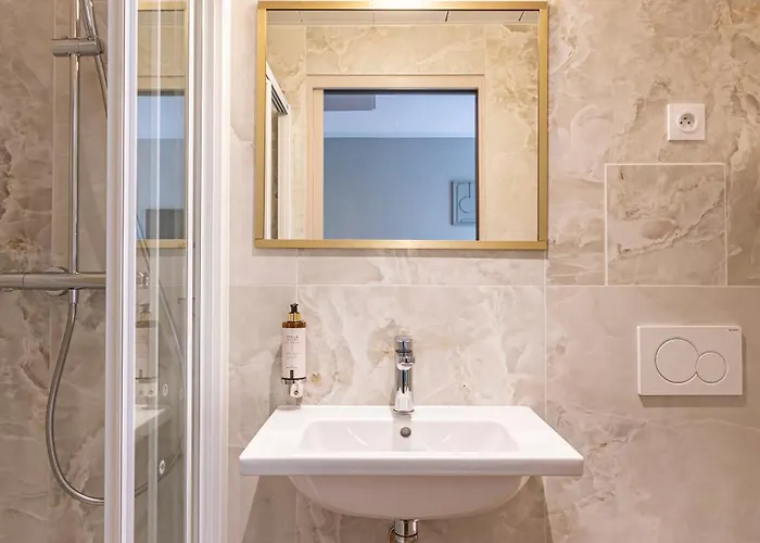 Montcalm Hotel