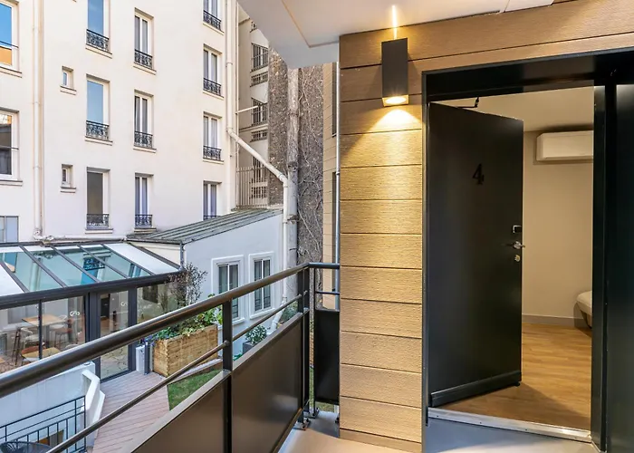 Montcalm Hotel 3*