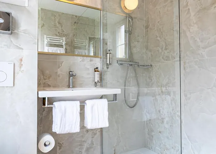 Montcalm Paris