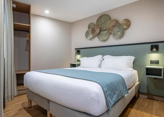 Montcalm 3*
