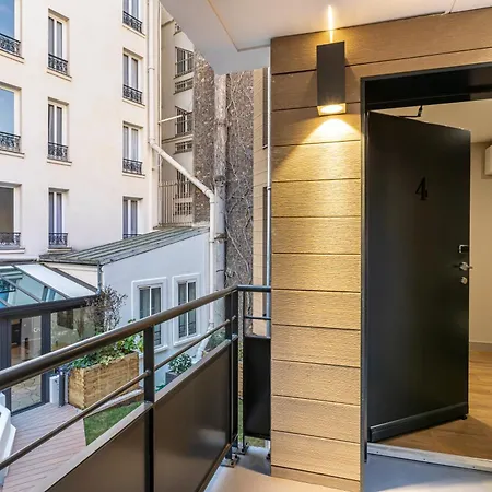Montcalm Otel 3*