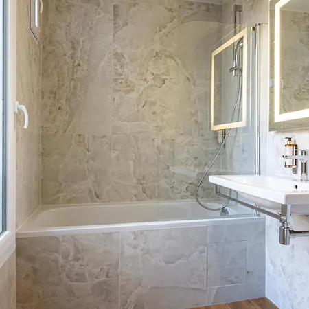 Montcalm 3*