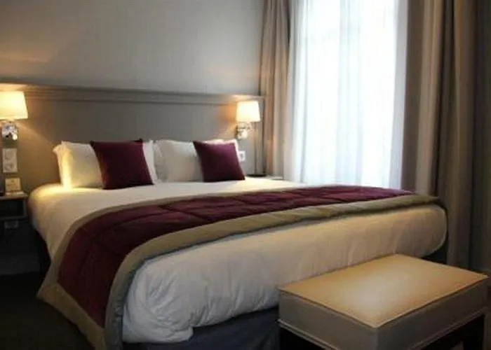 Montcalm Hotel 3*