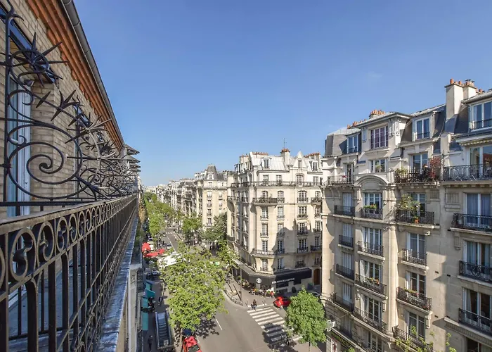 Montcalm Hotel 3*
