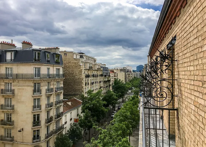 Hotel Montcalm 3*